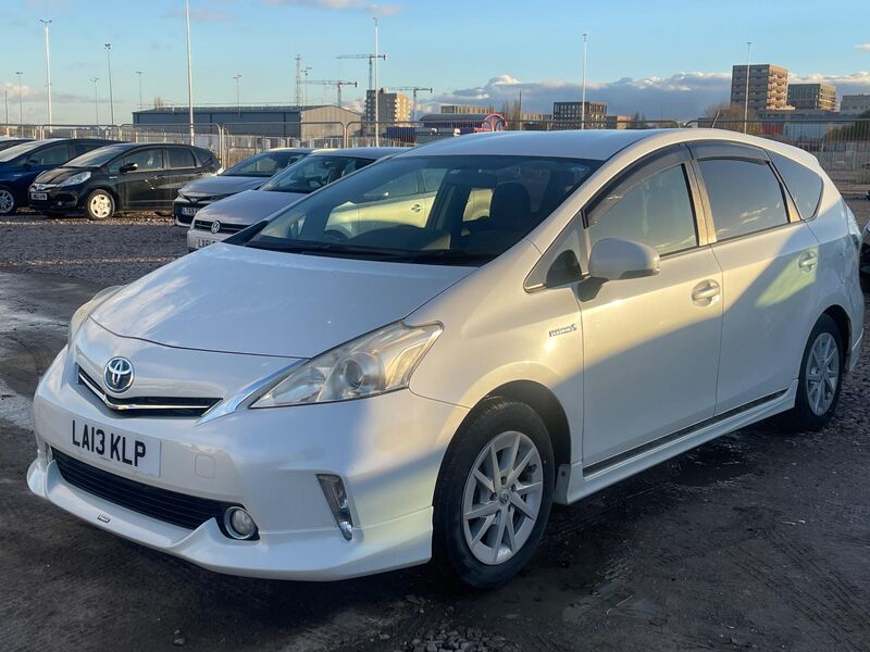 TOYOTA PRIUS+