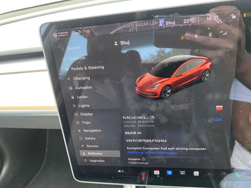 TESLA MODEL 3